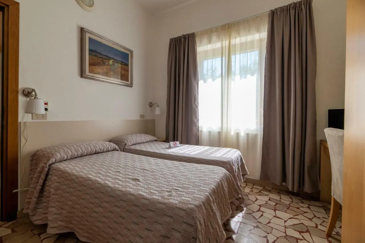 *** Hotel Villa Rosy Torre del Lago Puccini Italie