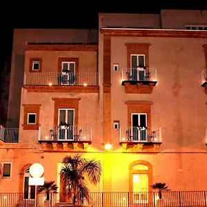https://la-dimora-di-piazza-carmine.sicilyhotelsitaly.net